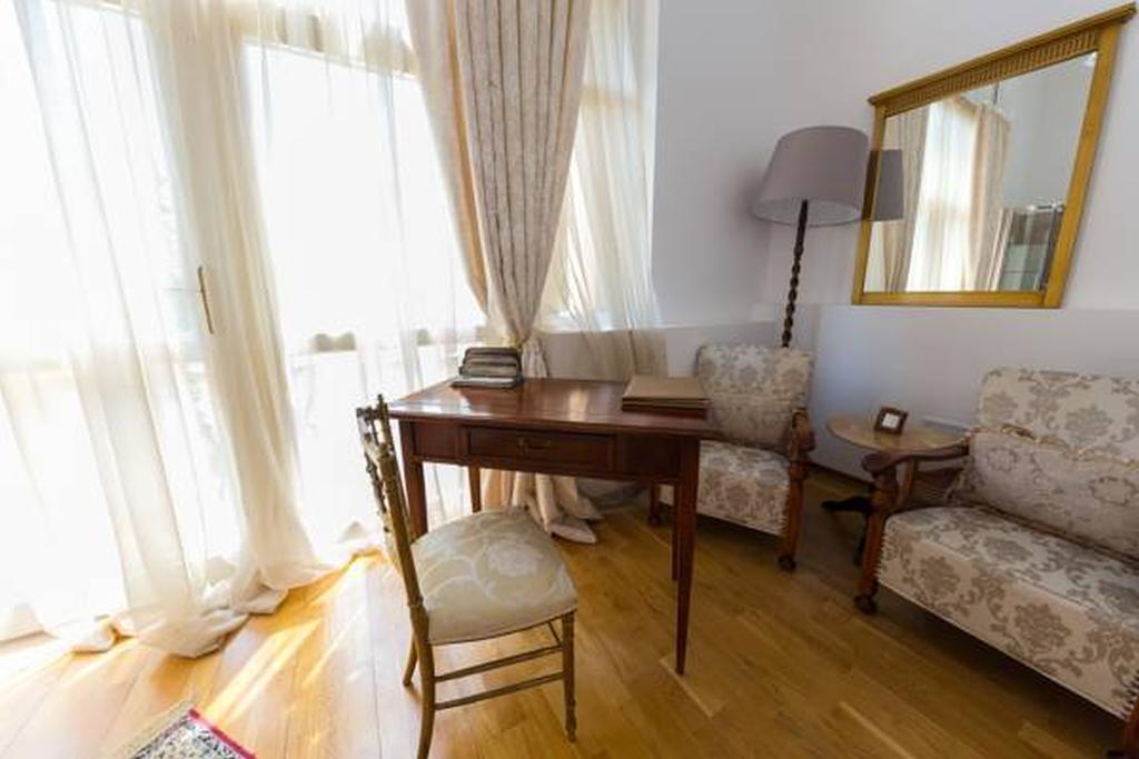 Grand Boutique Hotel Bucharest Exterior photo